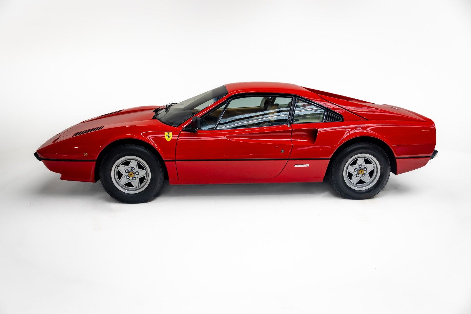 Ferrari 208 GTB foto 2
