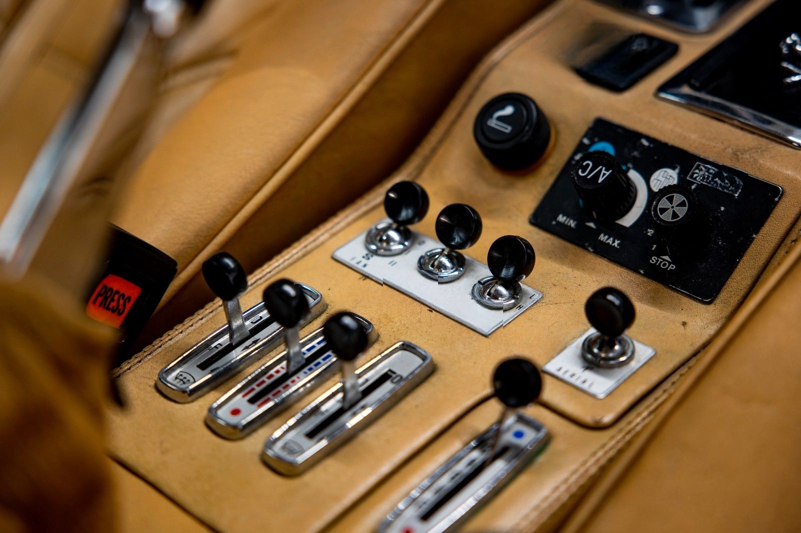 Ferrari 208 GTB foto 16