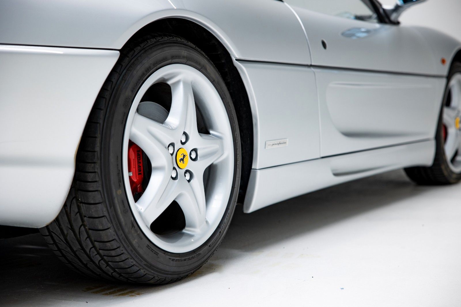 Ferrari F355 F1 GTS *1 of 529* foto 9