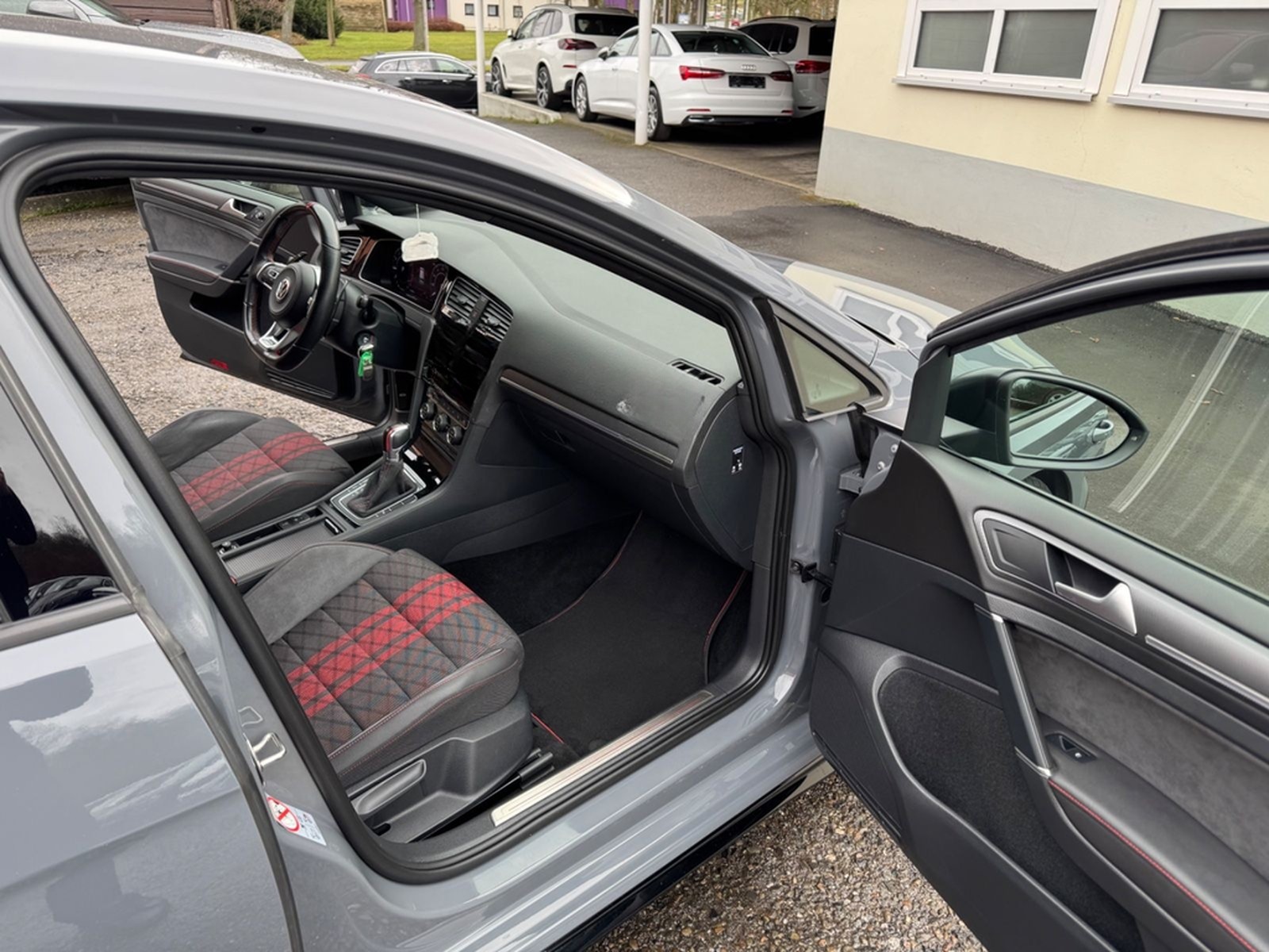Volkswagen Golf VII DSG Lim. GTI TCR Akrapovic/H&R/Digital foto 12