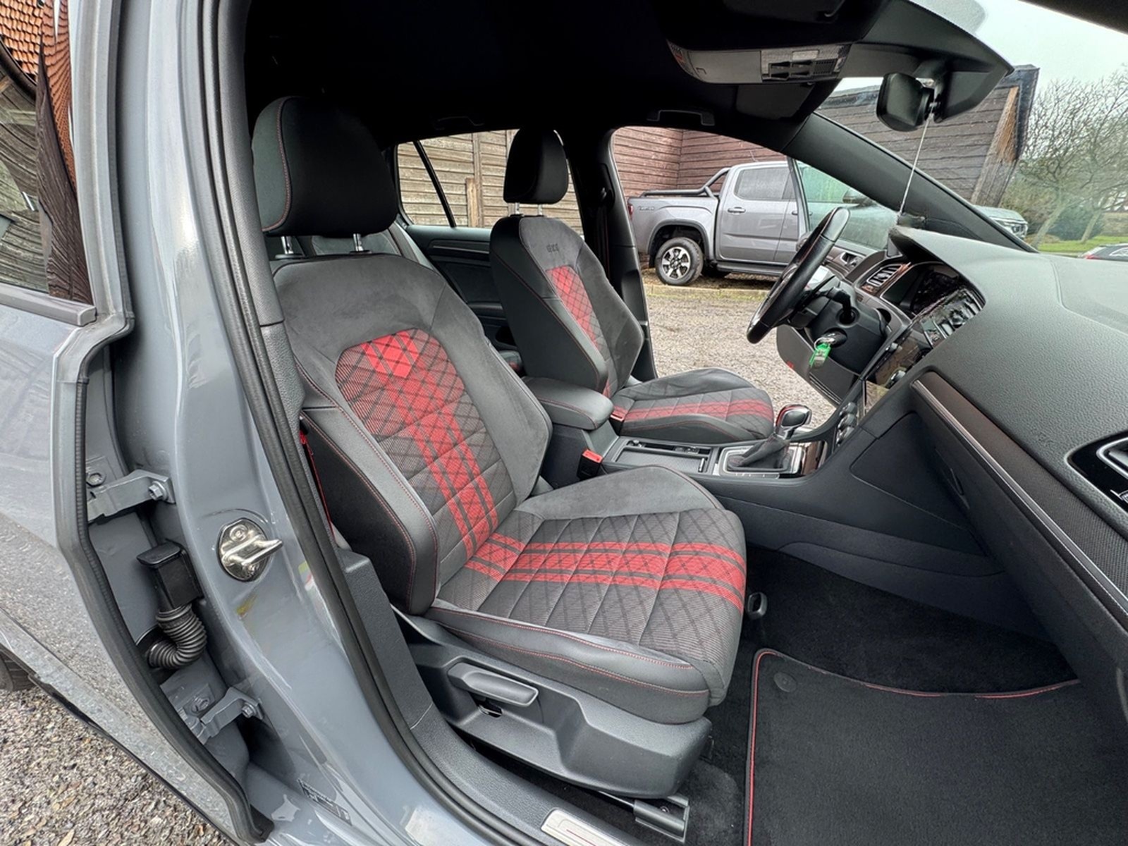Volkswagen Golf VII DSG Lim. GTI TCR Akrapovic/H&R/Digital foto 14