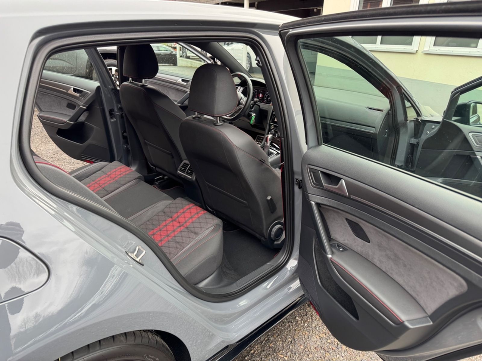 Volkswagen Golf VII DSG Lim. GTI TCR Akrapovic/H&R/Digital foto 16