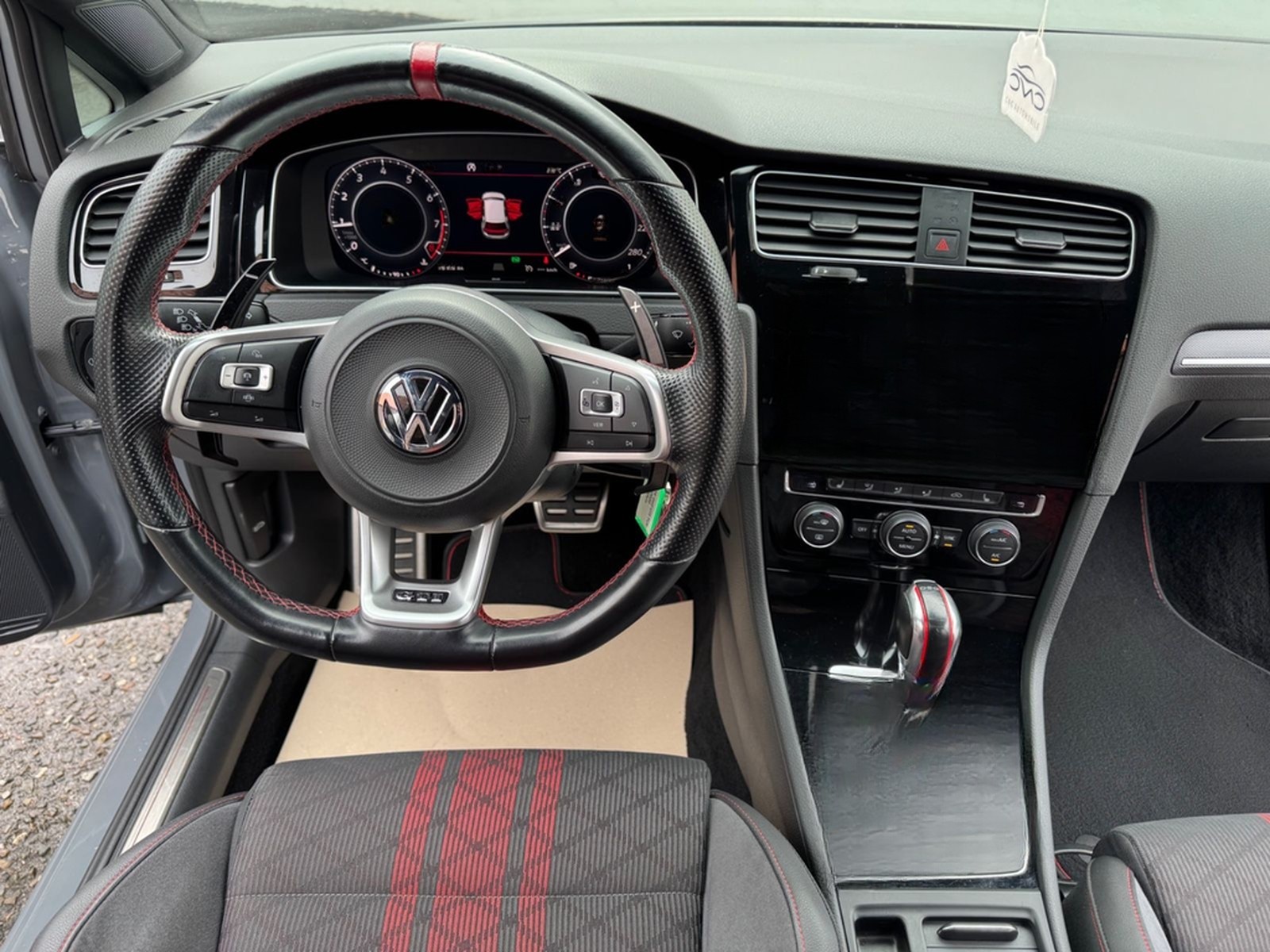 Volkswagen Golf VII DSG Lim. GTI TCR Akrapovic/H&R/Digital foto 22
