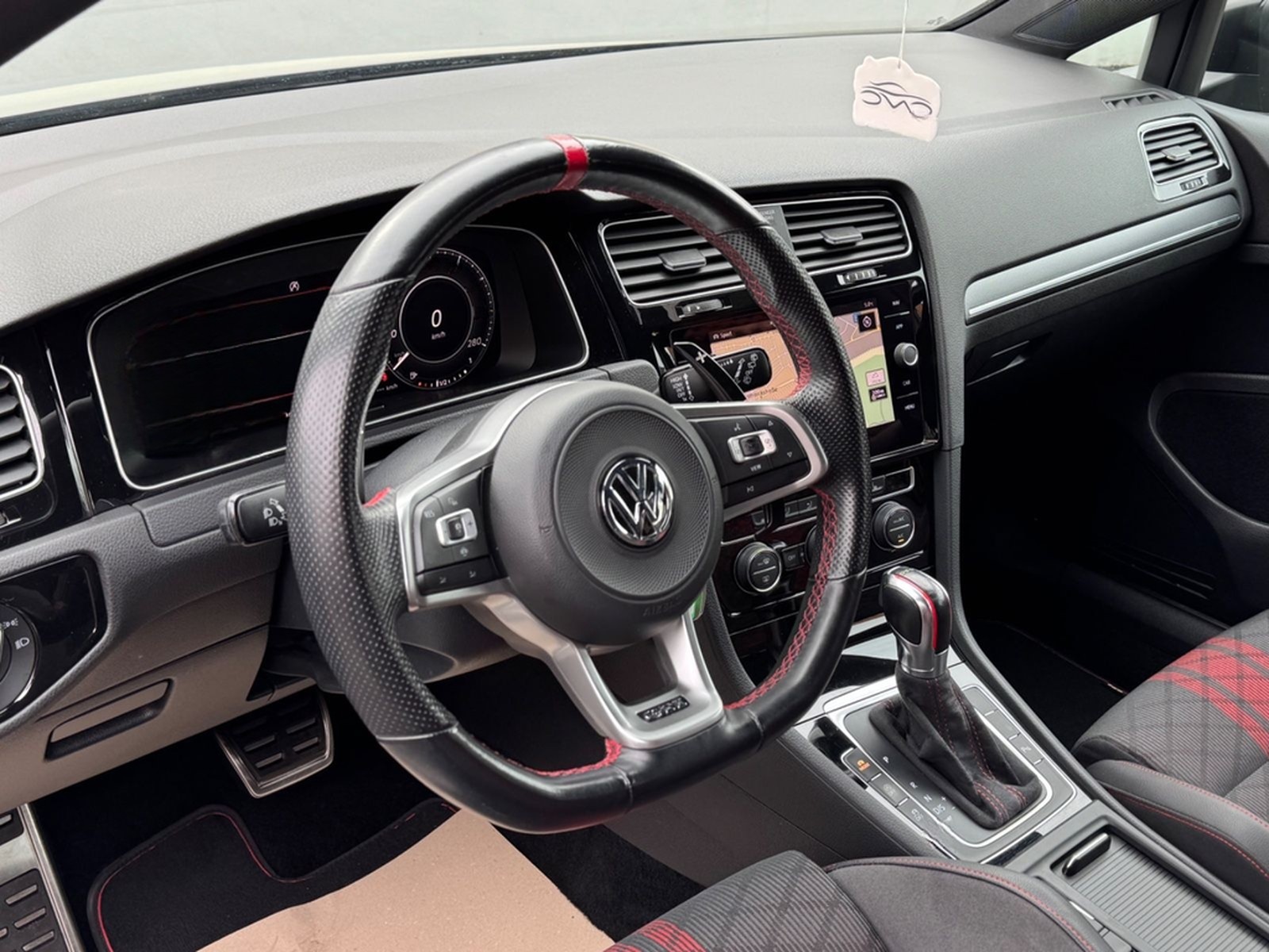 Volkswagen Golf VII DSG Lim. GTI TCR Akrapovic/H&R/Digital foto 10