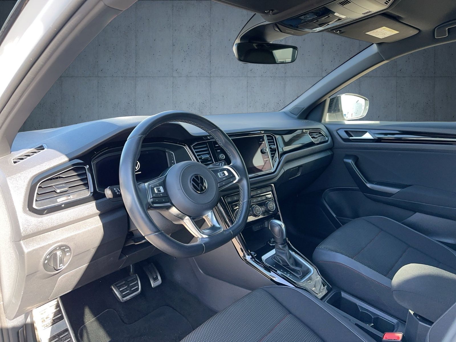 Volkswagen T-Roc 1.5 TSI DSG Sport /AHK /LED foto 9