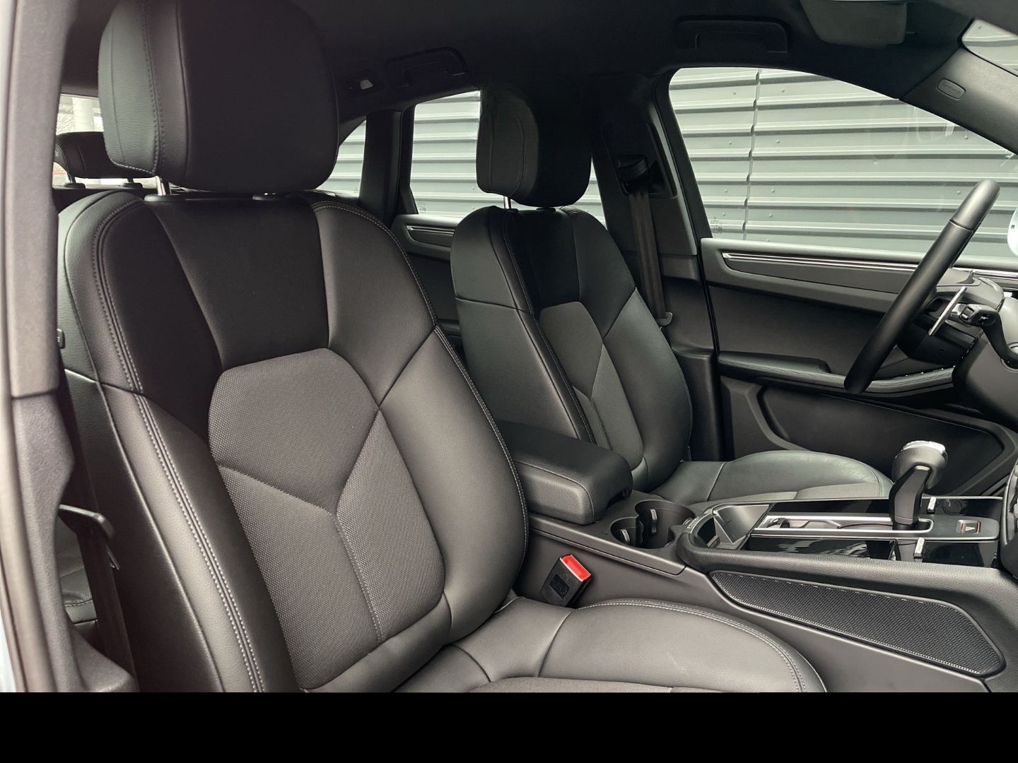 Porsche Macan Standheizung Surround View Luftfederung foto 16