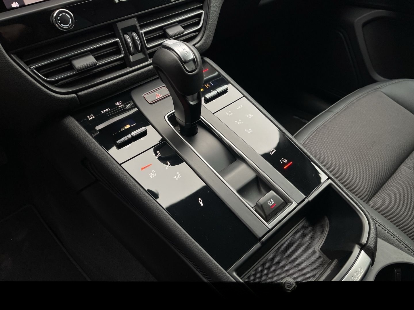 Porsche Macan Standheizung Surround View Luftfederung foto 25