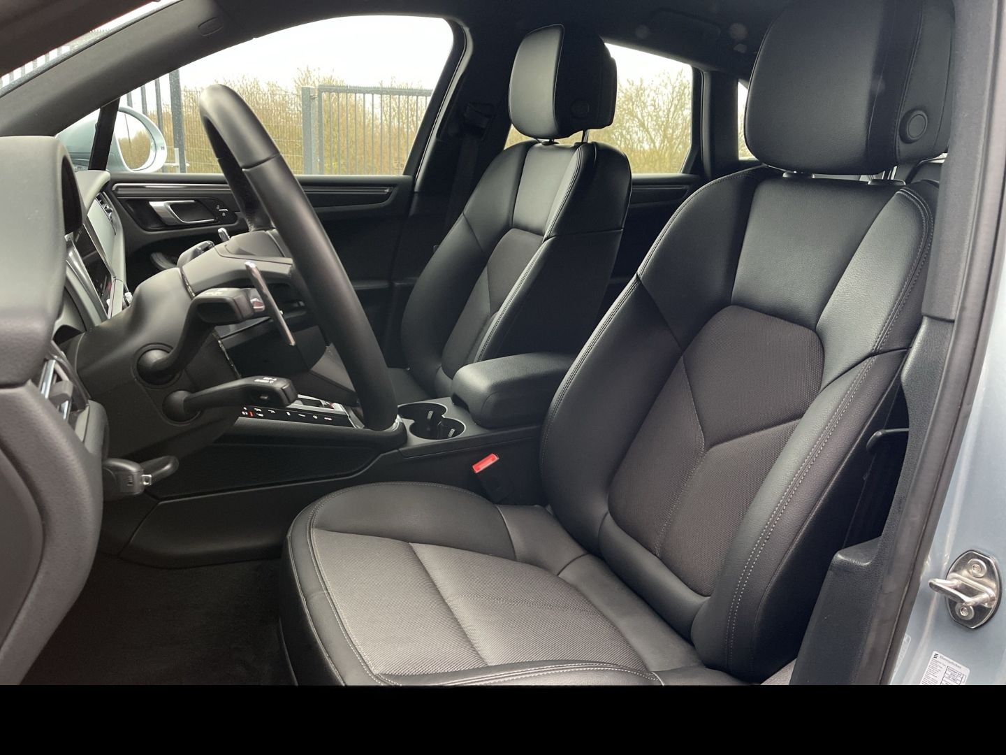 Porsche Macan Standheizung Surround View Luftfederung foto 8