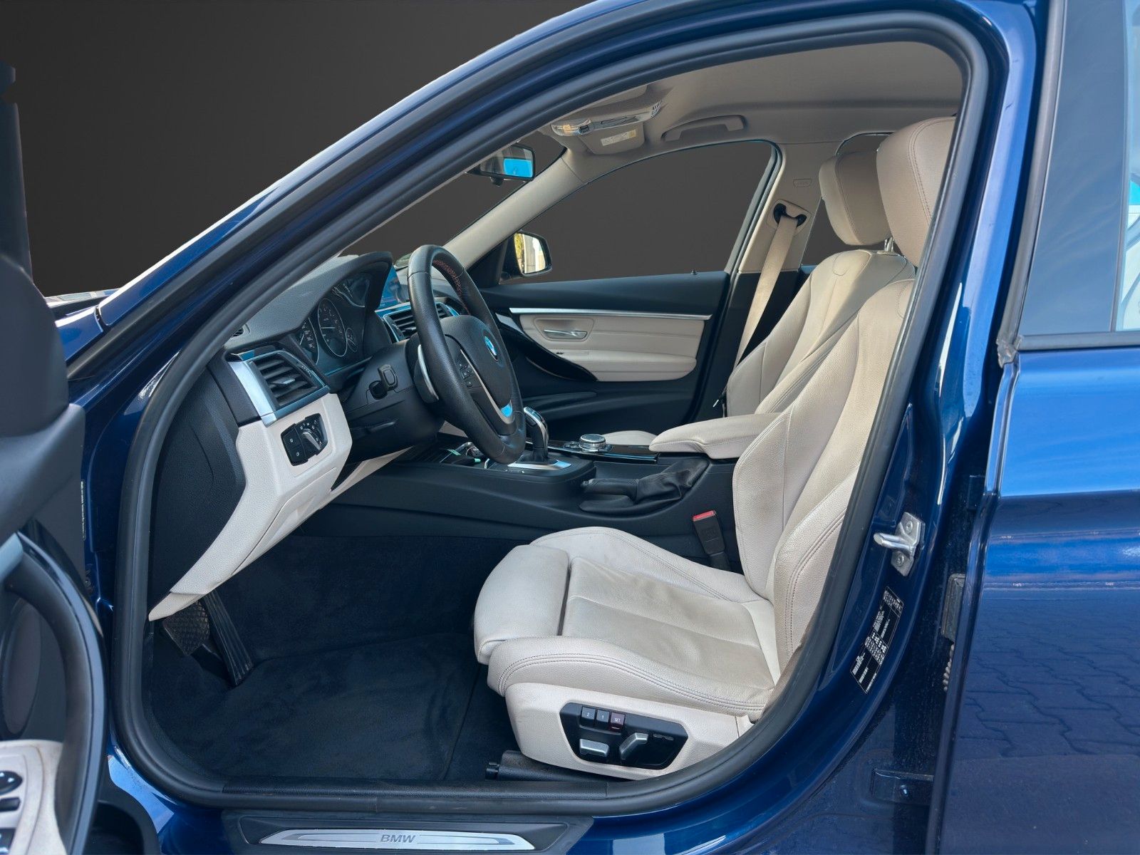 BMW 340i Sport Line /Leder/Sportsitze/Rückfahrkamera foto 9