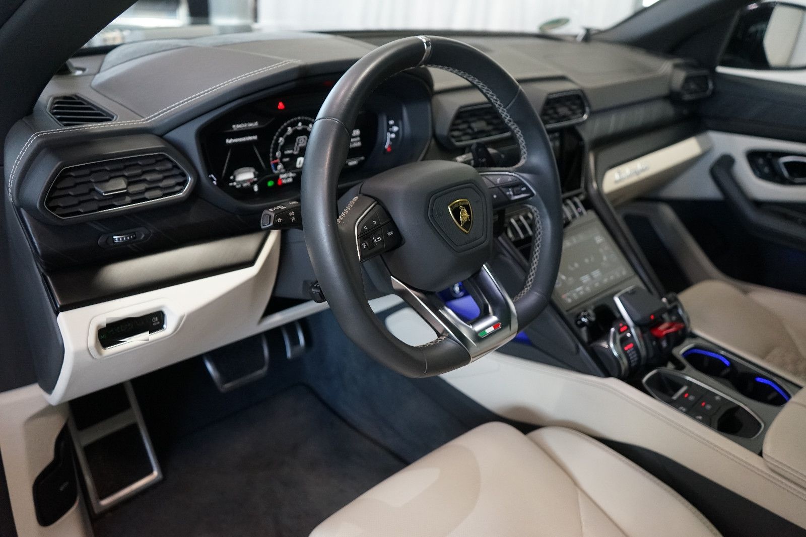 Lamborghini Urus 23"+Akrapovic+B&O+Panorama+Massage+Sitzkli. foto 12