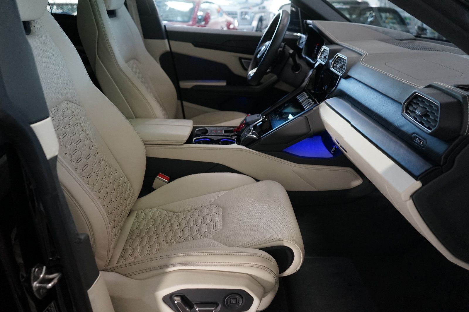 Lamborghini Urus 23"+Akrapovic+B&O+Panorama+Massage+Sitzkli. foto 21