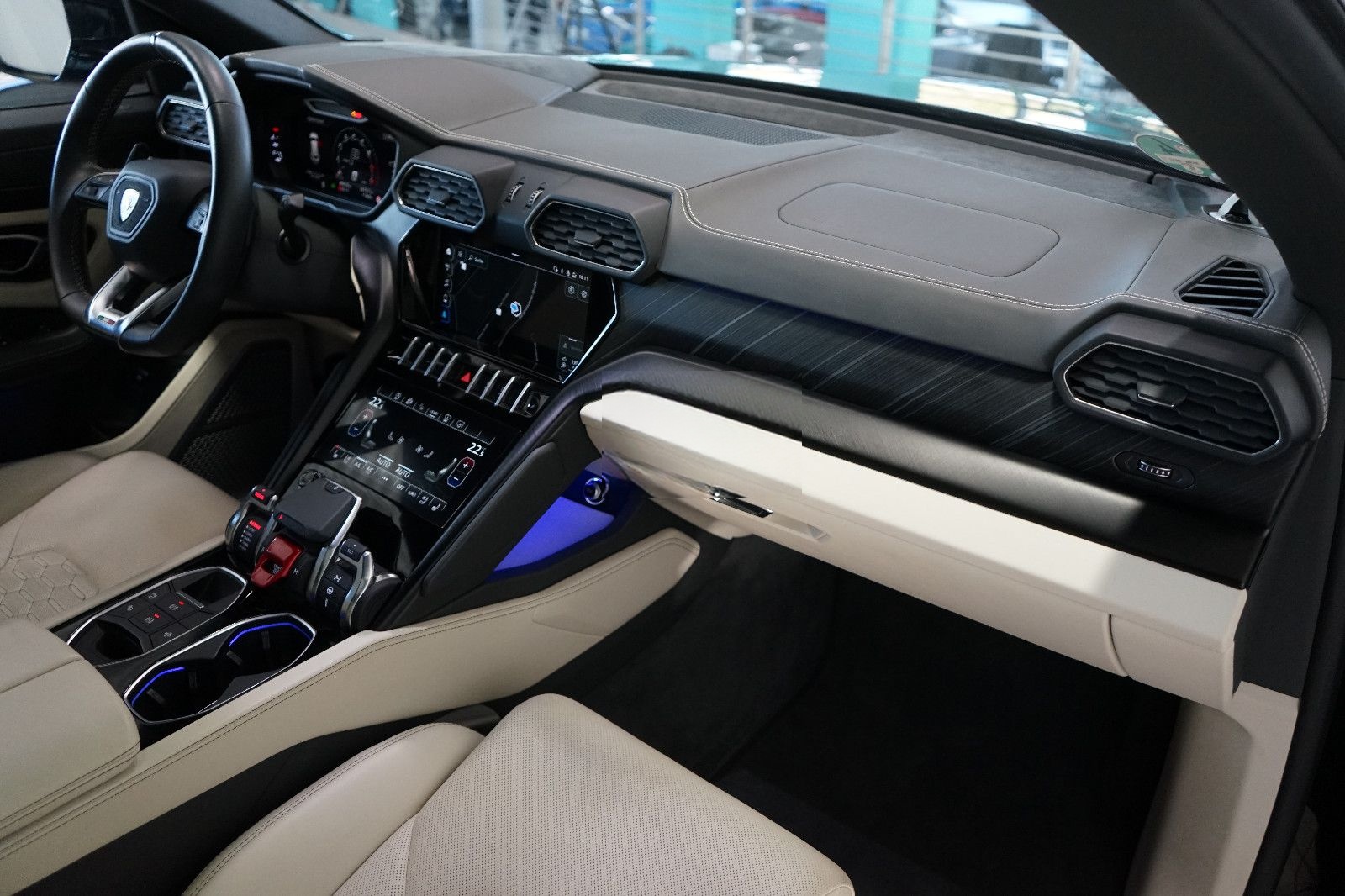 Lamborghini Urus 23"+Akrapovic+B&O+Panorama+Massage+Sitzkli. foto 22