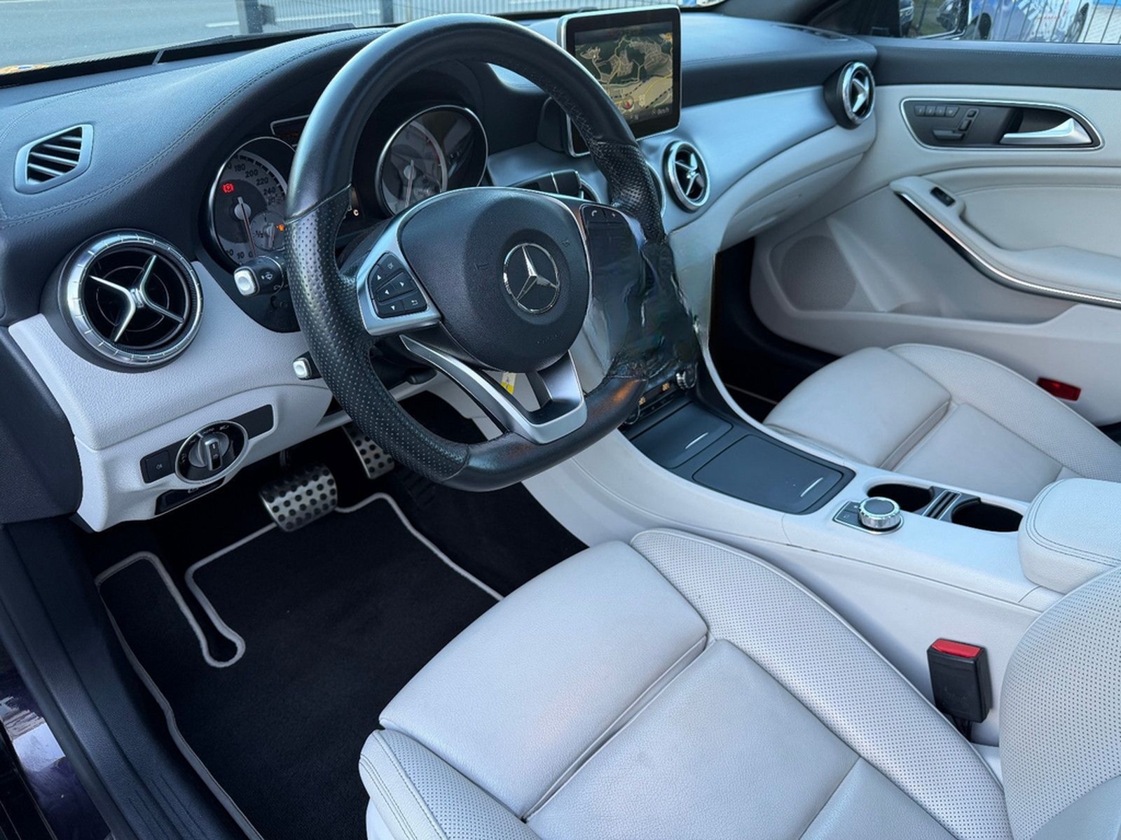 Mercedes-Benz CLA 250 SB 4Matic AMG-Line PANO/NAVI/NIGHT/R-KAM foto 28