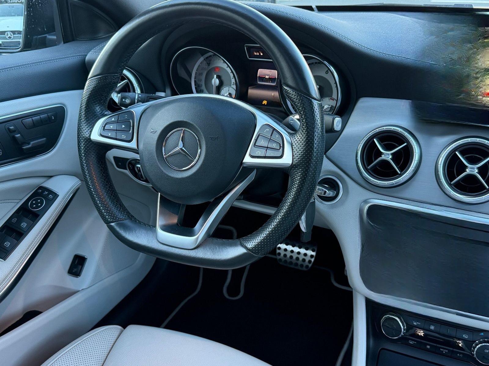 Mercedes-Benz CLA 250 SB 4Matic AMG-Line PANO/NAVI/NIGHT/R-KAM foto 38