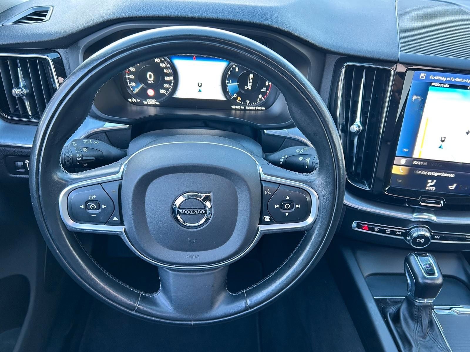 Volvo XC 60 Momentum AWD|1.HD|H-UP|PANO|DIGITAL|4xSHZ foto 24