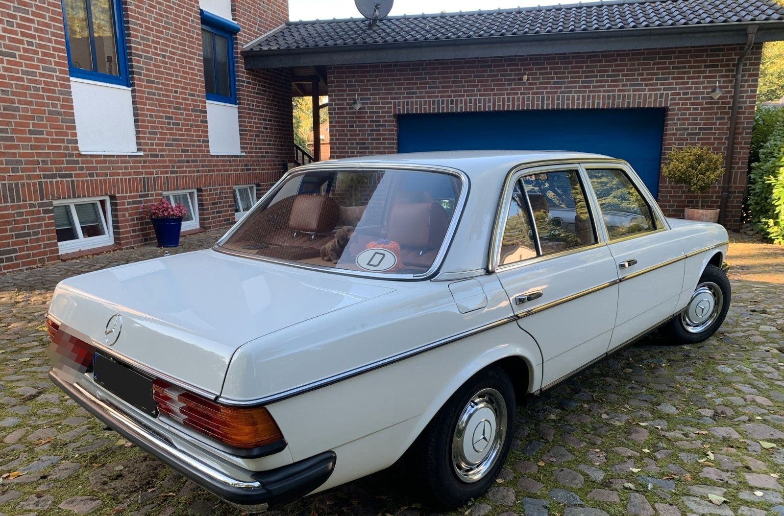 Mercedes-Benz W123 240D foto 3
