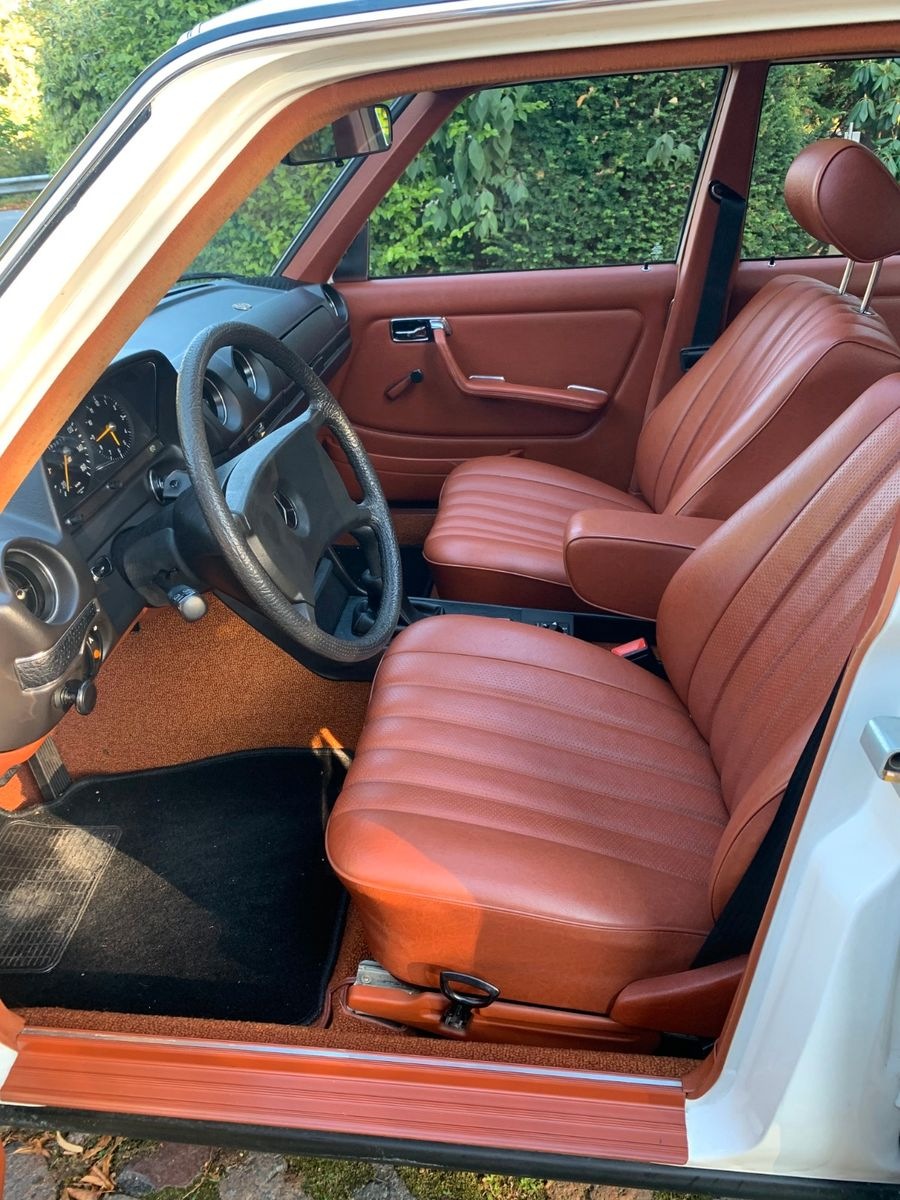 Mercedes-Benz W123 240D foto 9
