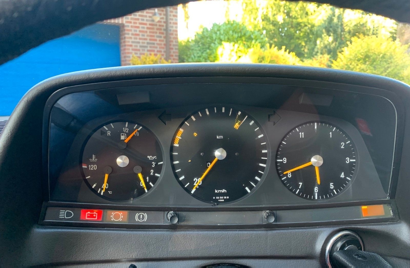Mercedes-Benz W123 240D foto 10