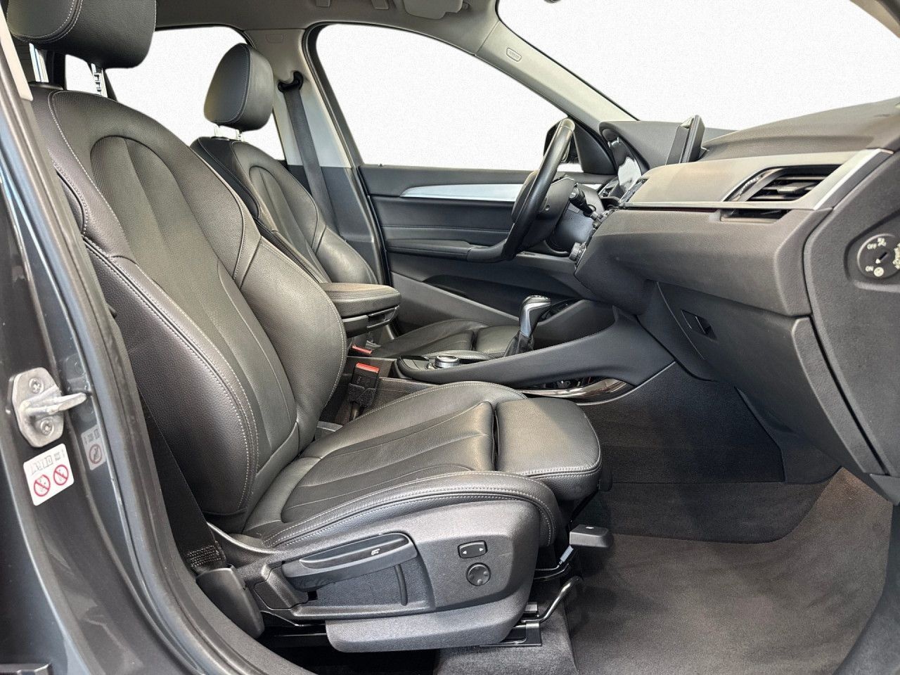 BMW X1 xDrive20i Sport Line Aut Kam,HiFi,LED,Navi,DA foto 11