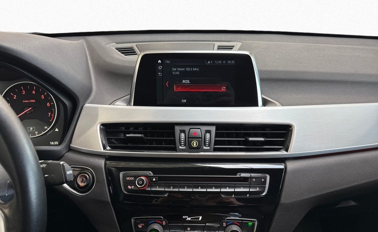 BMW X1 xDrive20i Sport Line Aut Kam,HiFi,LED,Navi,DA foto 15