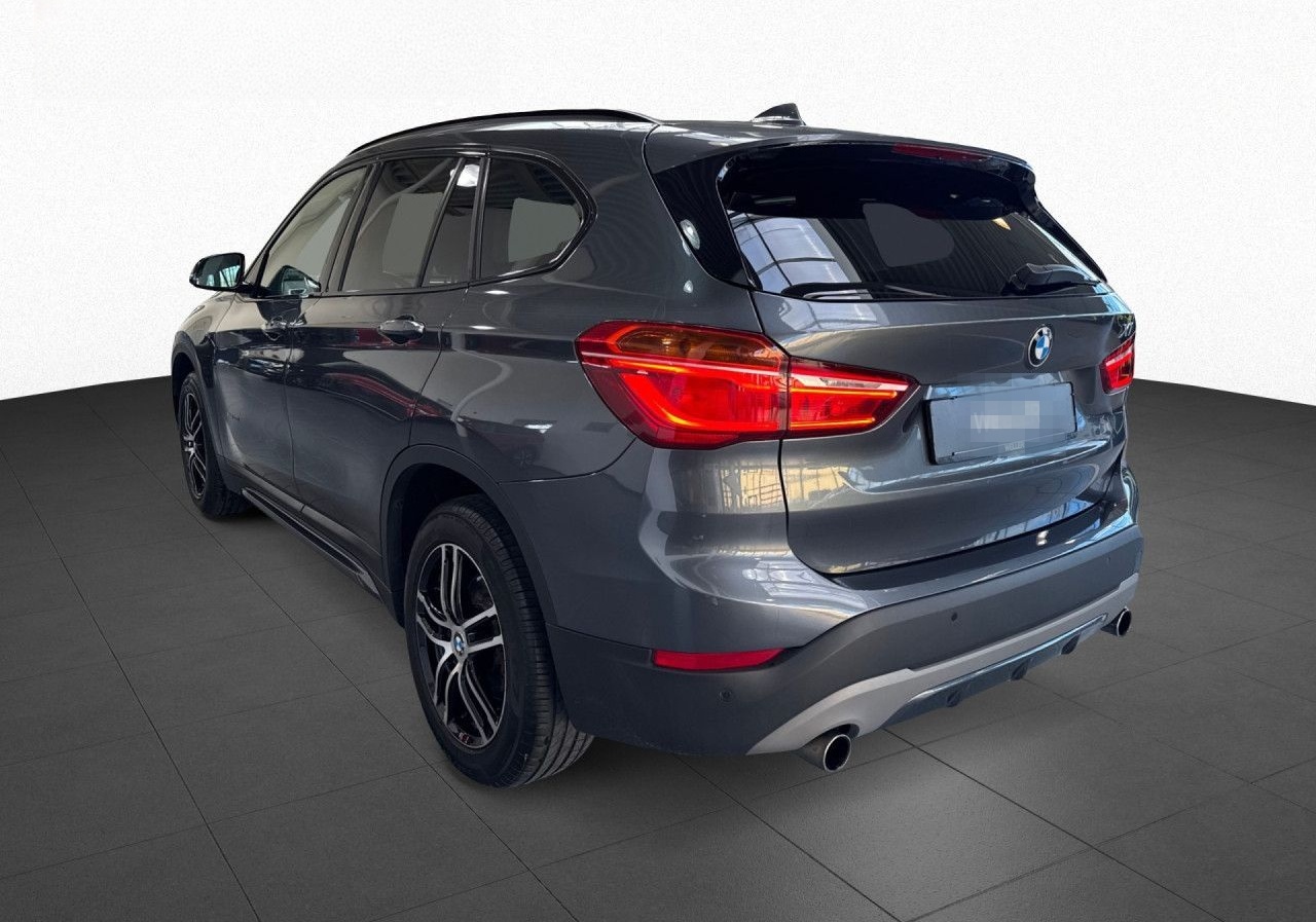 BMW X1 xDrive20i Sport Line Aut Kam,HiFi,LED,Navi,DA foto 6