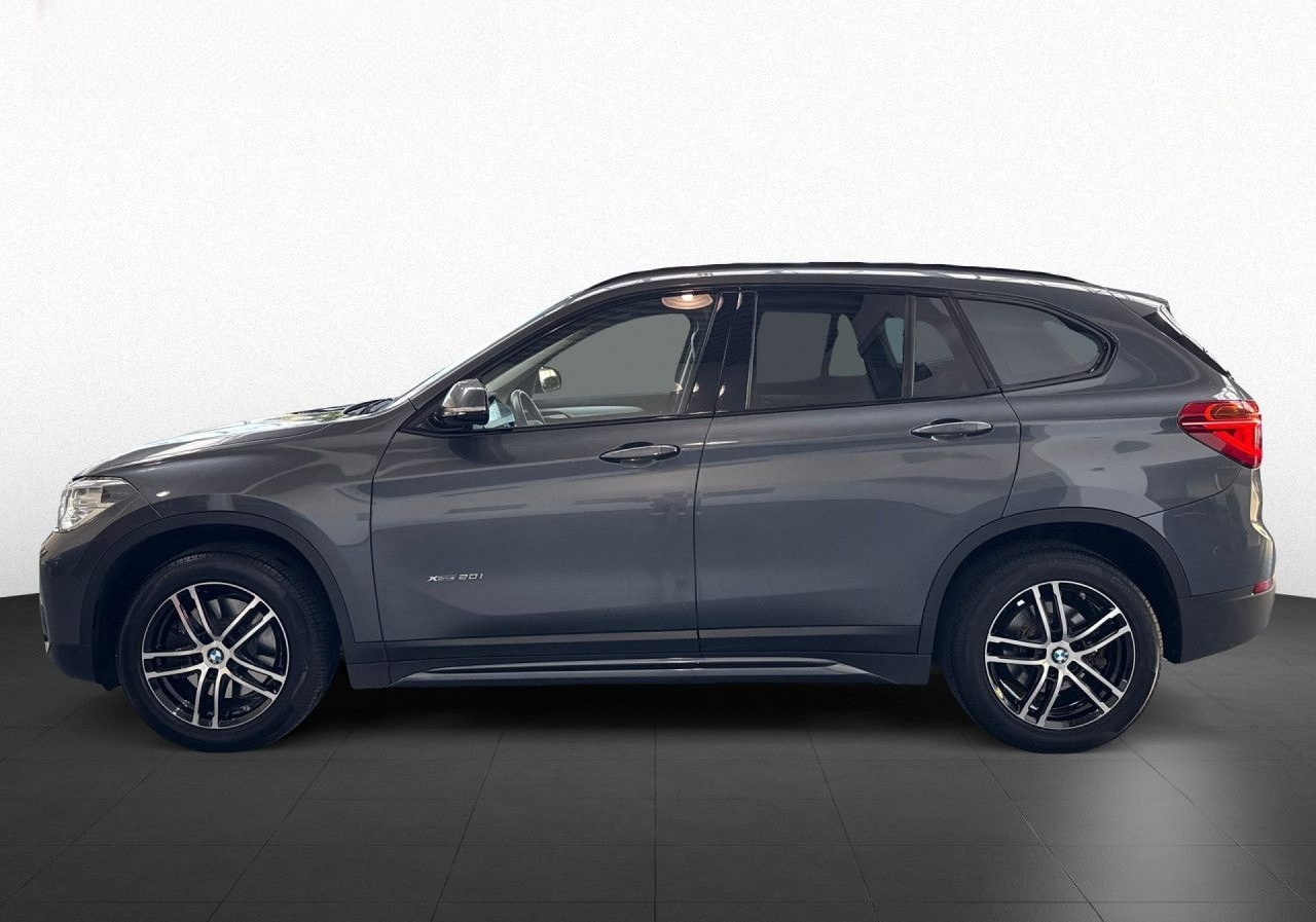 BMW X1 xDrive20i Sport Line Aut Kam,HiFi,LED,Navi,DA foto 9