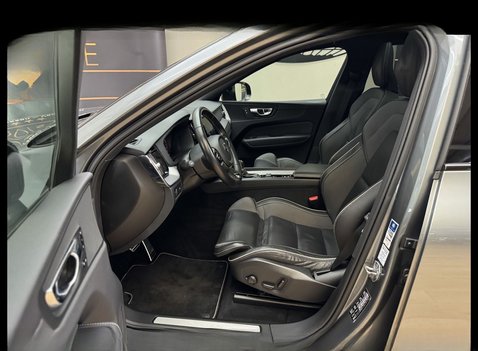 Volvo XC60 D4 R-Design *LED*PANO*BLIS*360°*MEMORY* R D foto 14