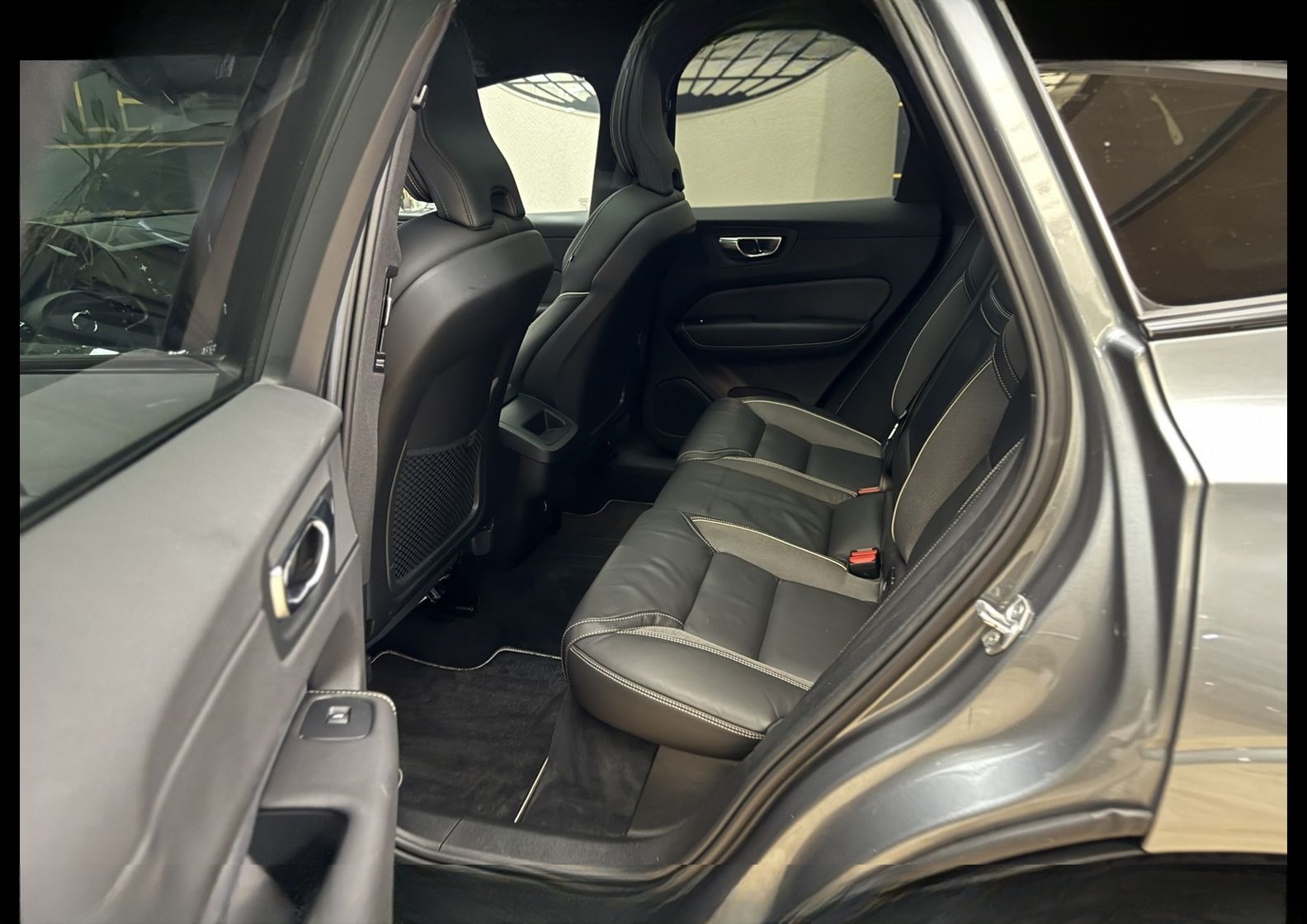 Volvo XC60 D4 R-Design *LED*PANO*BLIS*360°*MEMORY* R D foto 15