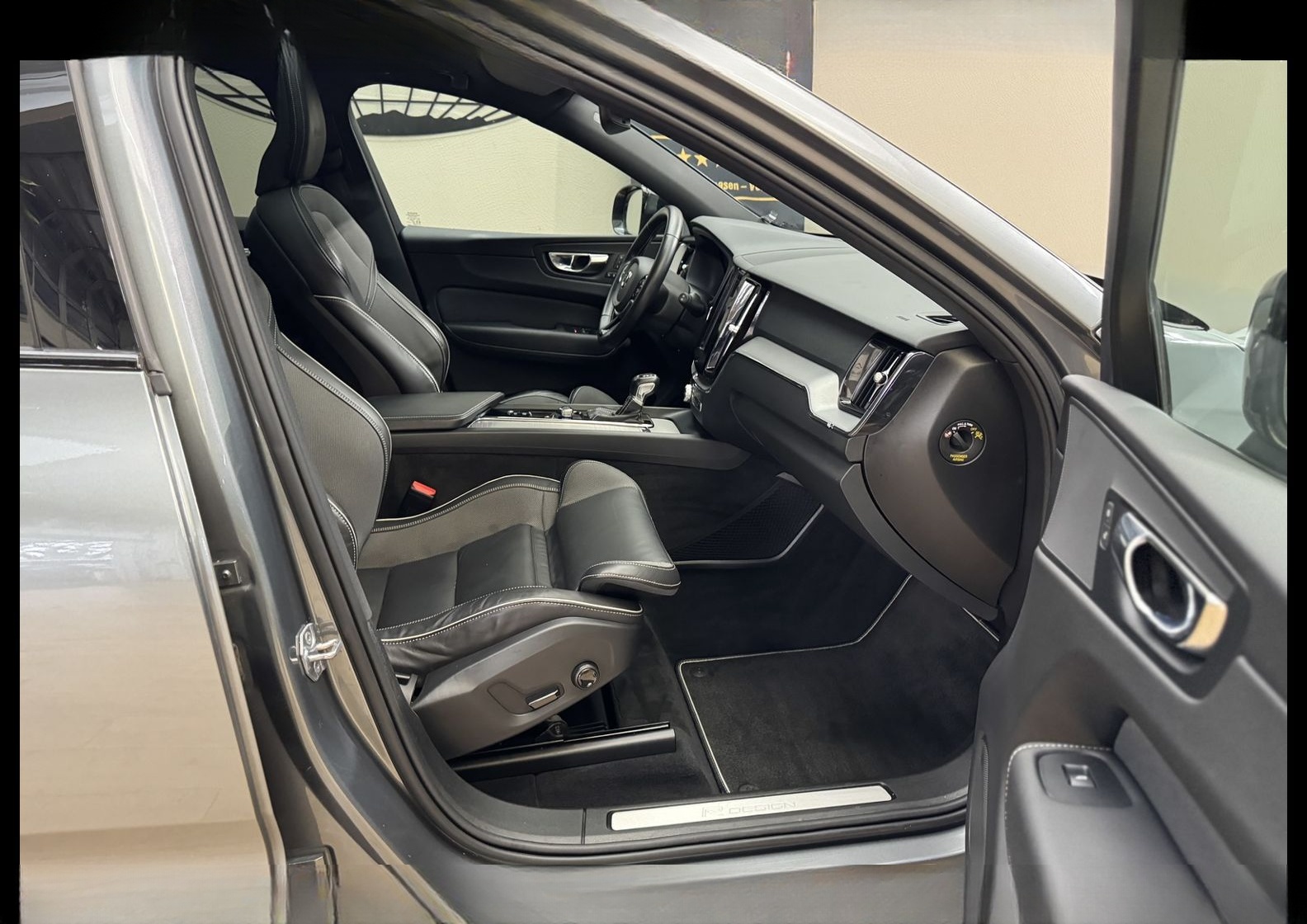 Volvo XC60 D4 R-Design *LED*PANO*BLIS*360°*MEMORY* R D foto 17