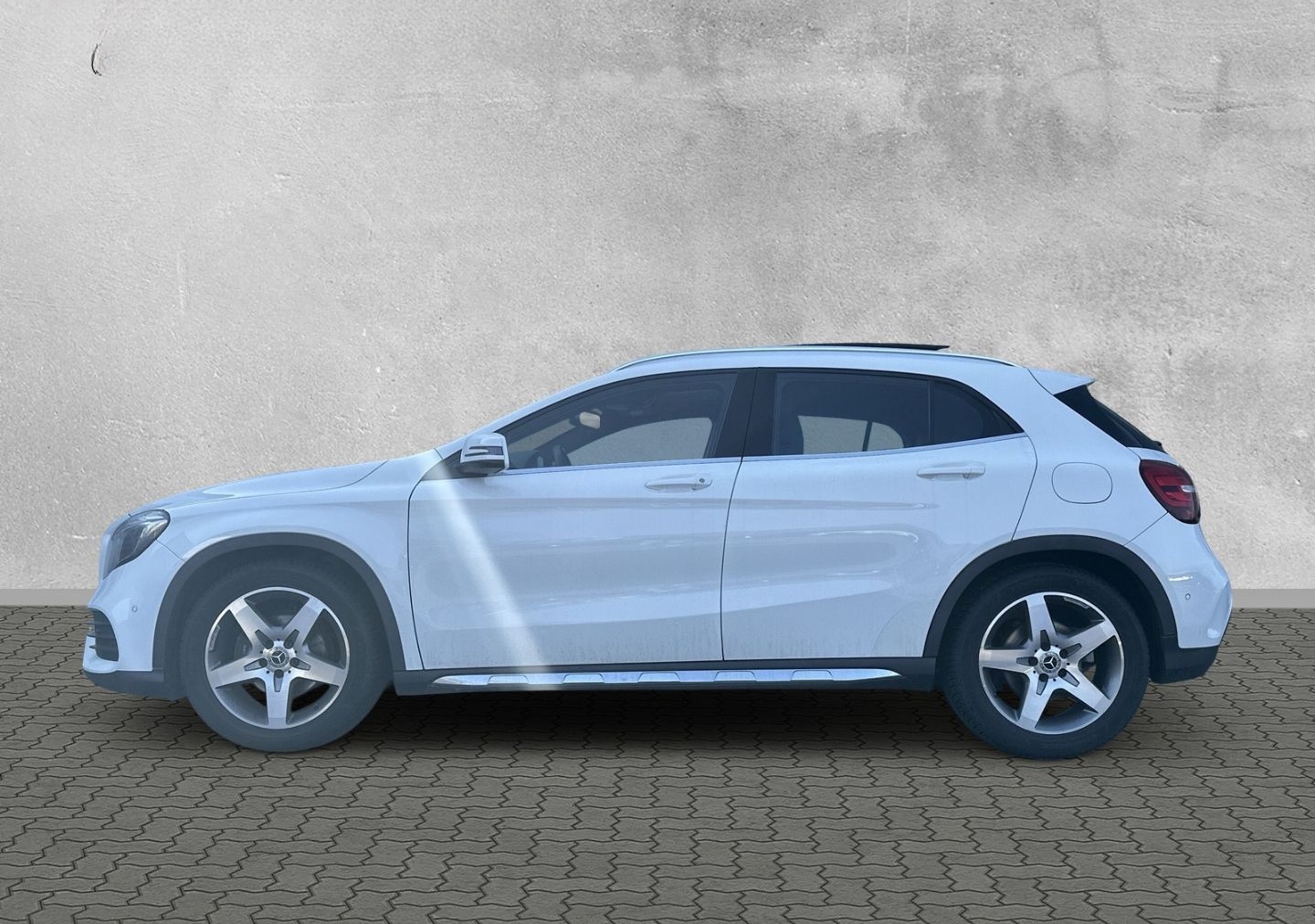 Mercedes-Benz GLA 200 AMG-Line Parkass. Sitzhzg.Navi LED Panor foto 2