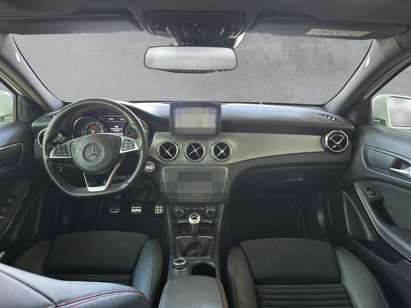 Mercedes-Benz GLA 200 AMG-Line Parkass. Sitzhzg.Navi LED Panor foto 11