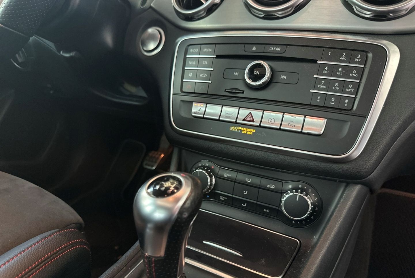 Mercedes-Benz GLA 200 AMG-Line Parkass. Sitzhzg.Navi LED Panor foto 13