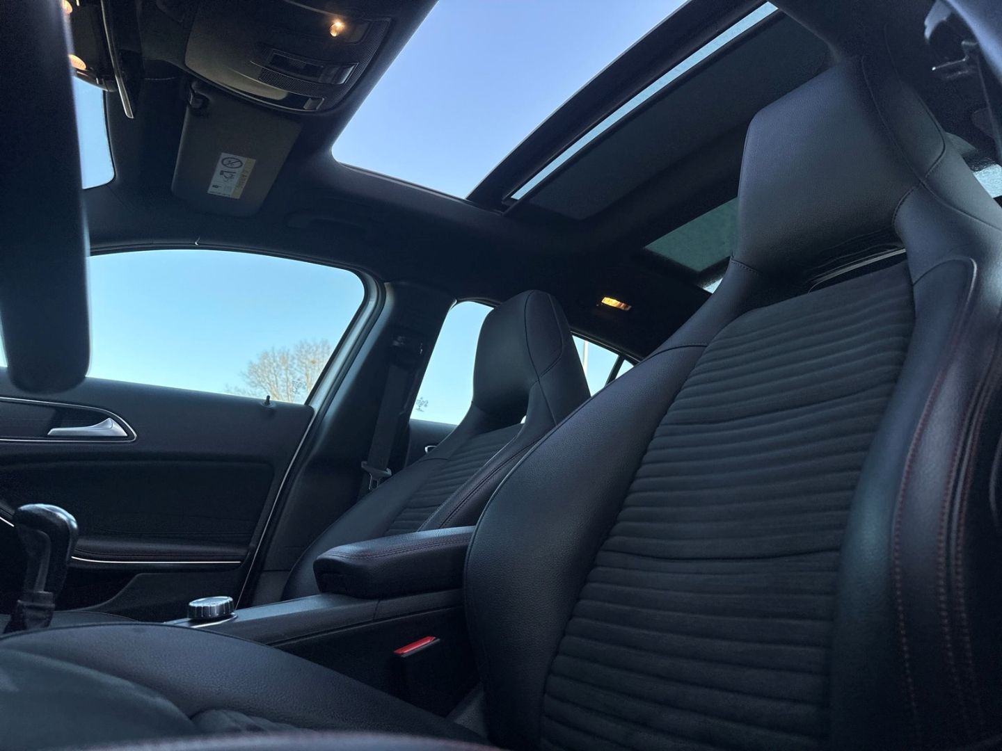 Mercedes-Benz GLA 200 AMG-Line Parkass. Sitzhzg.Navi LED Panor foto 16