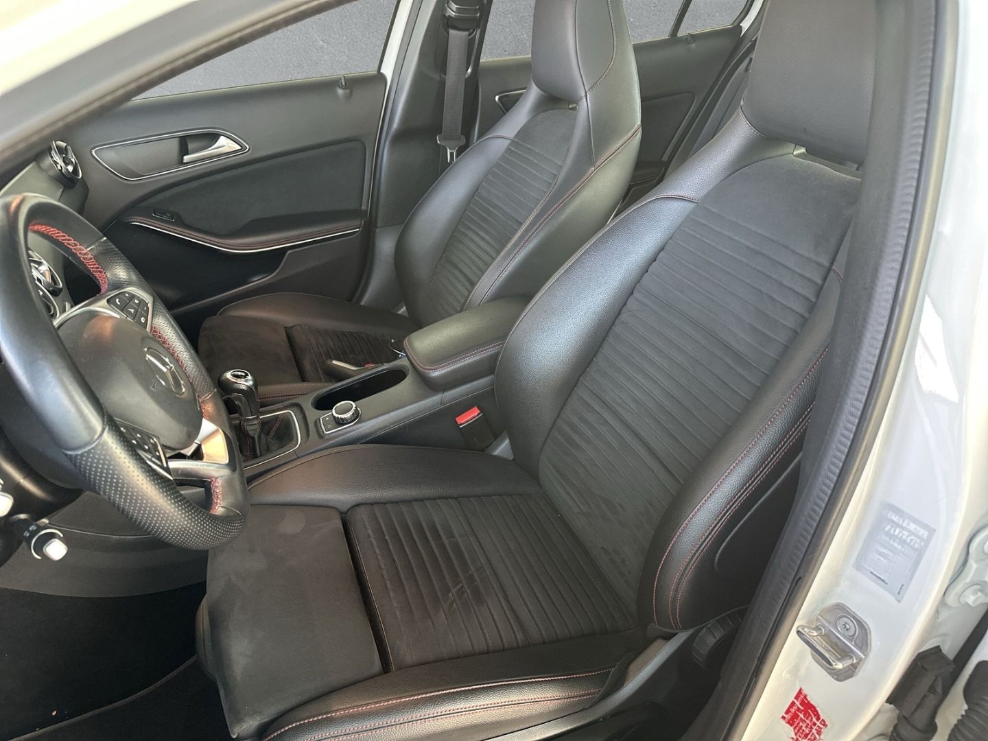 Mercedes-Benz GLA 200 AMG-Line Parkass. Sitzhzg.Navi LED Panor foto 9