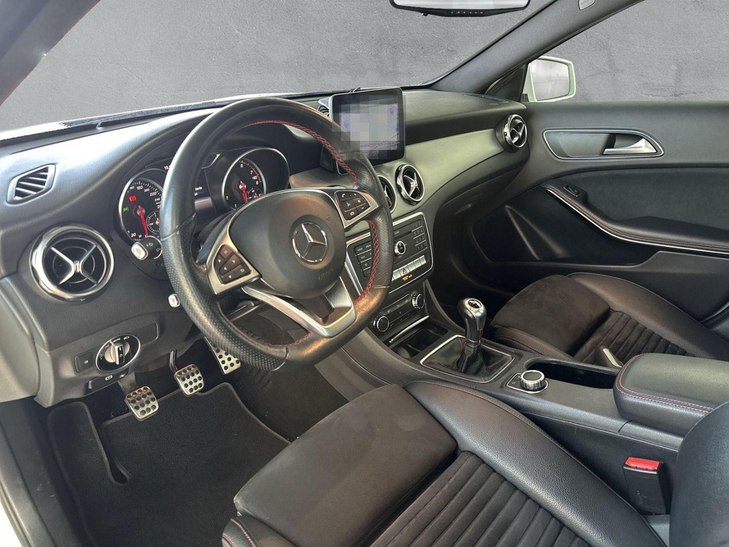 Mercedes-Benz GLA 200 AMG-Line Parkass. Sitzhzg.Navi LED Panor foto 10