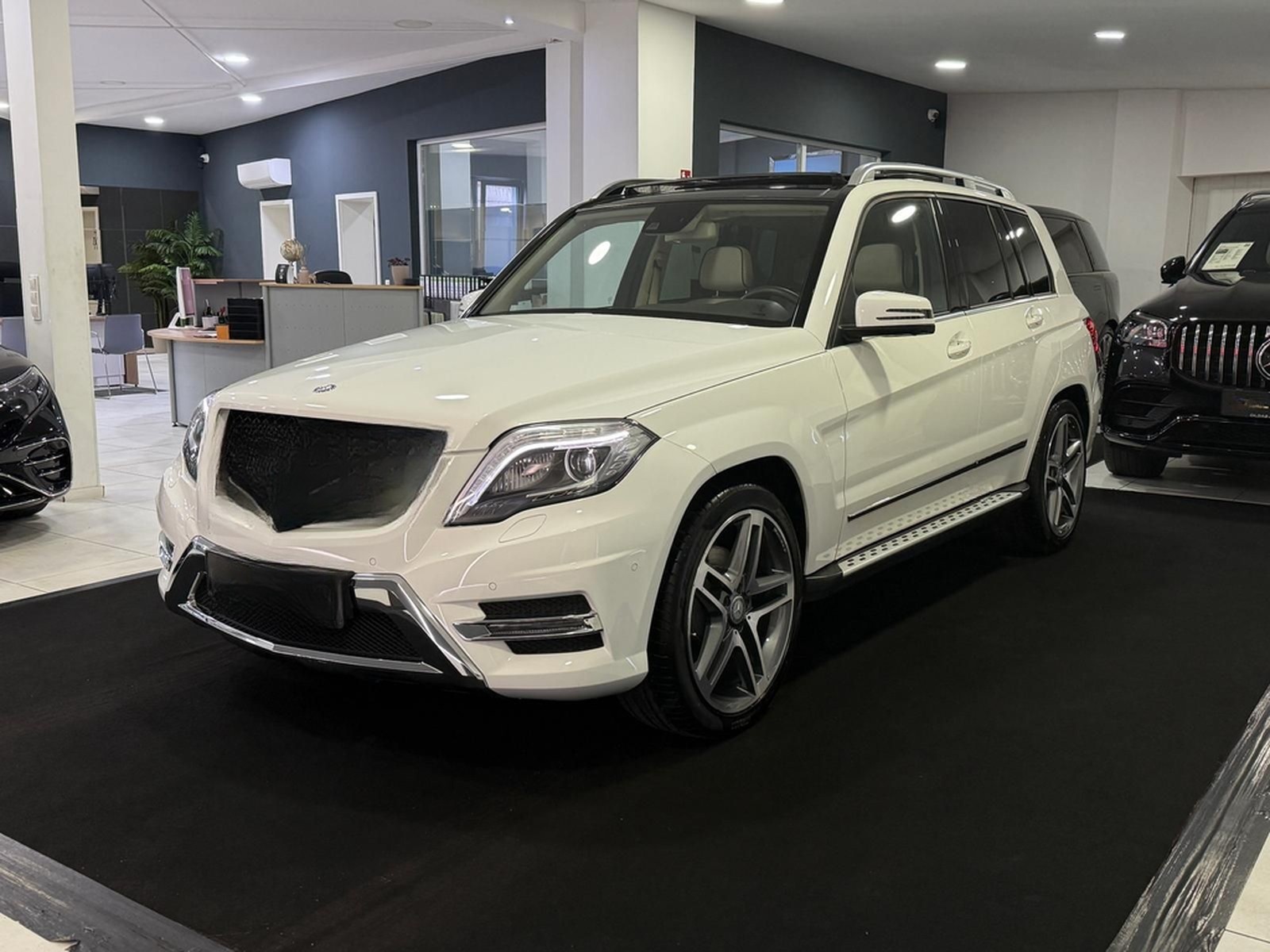 Mercedes-Benz GLK 350 4M AMG-Line *PANO*360*SPUR*DIST*H&K*LED* foto 2