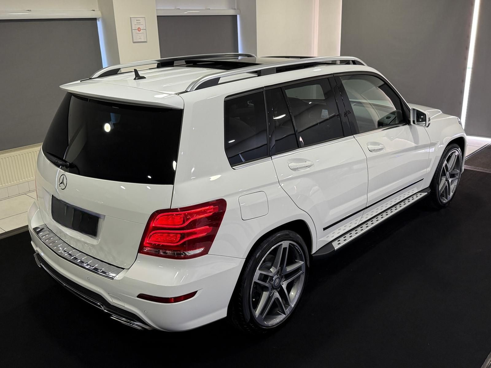 Mercedes-Benz GLK 350 4M AMG-Line *PANO*360*SPUR*DIST*H&K*LED* foto 6
