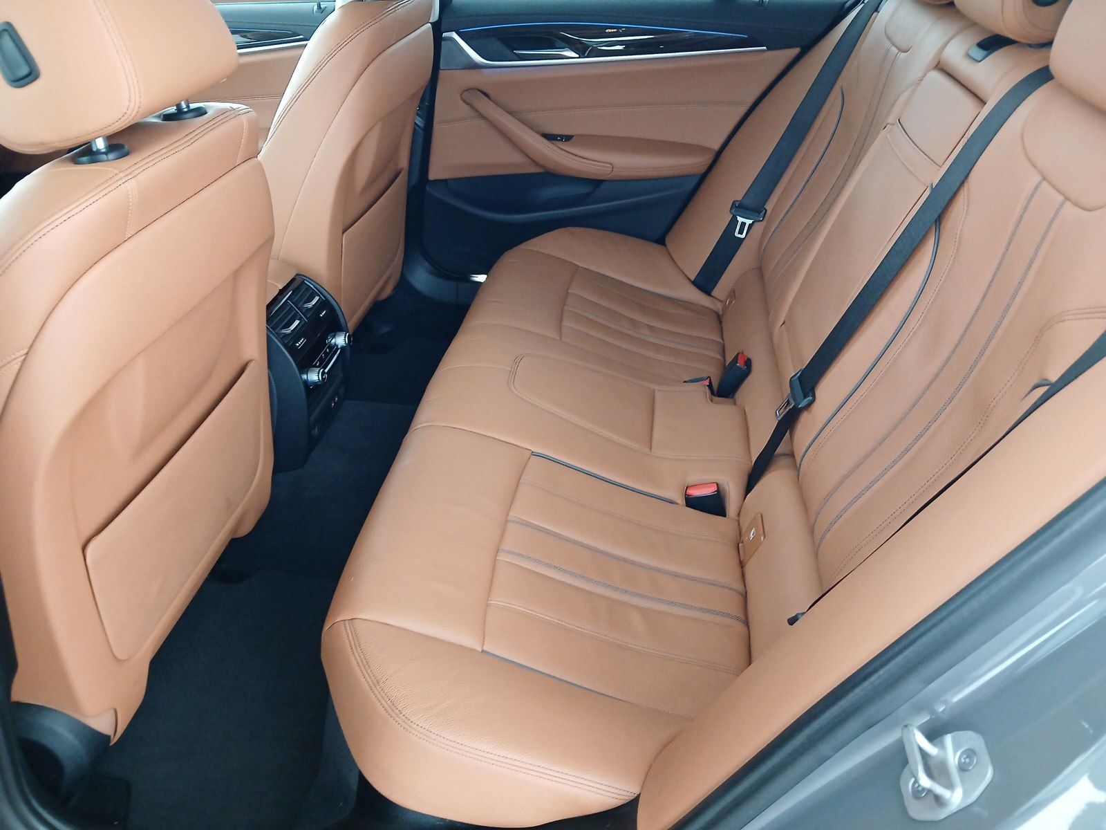 BMW 530e Touring AHK LiveCockpitProf Kamera HiFi foto 11