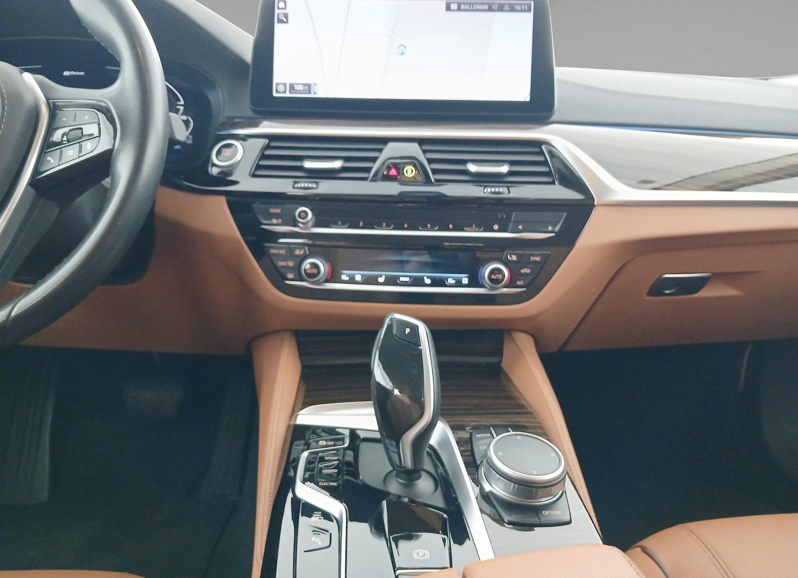 BMW 530e Touring AHK LiveCockpitProf Kamera HiFi foto 10