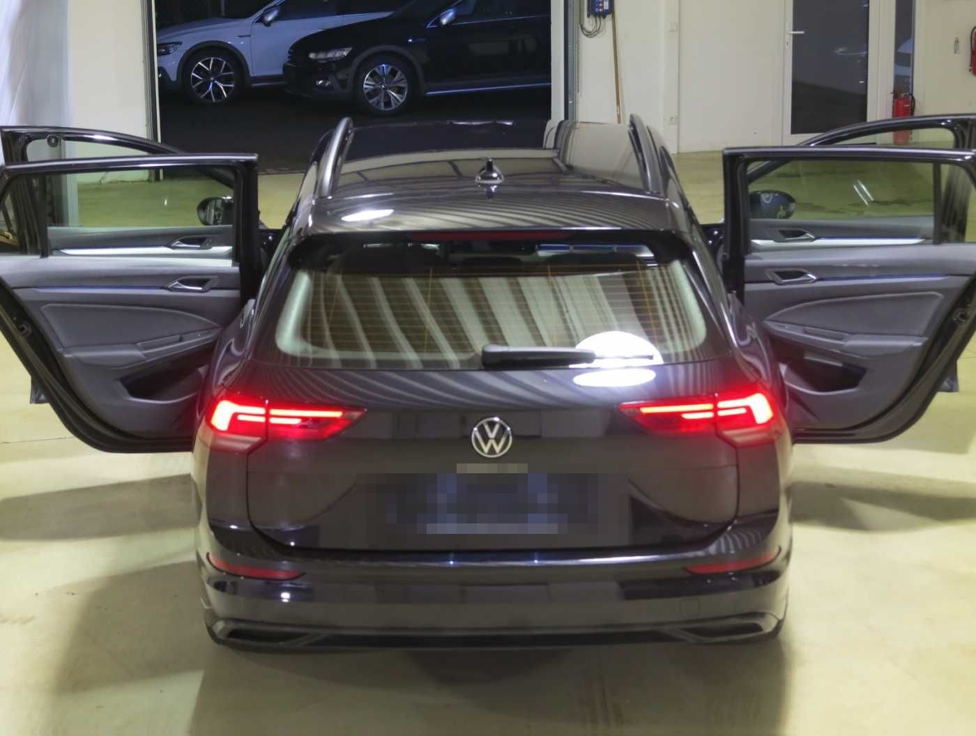 Volkswagen Golf VIII Variant 2.0 TDI SCR DSG7 Life Navi foto 25