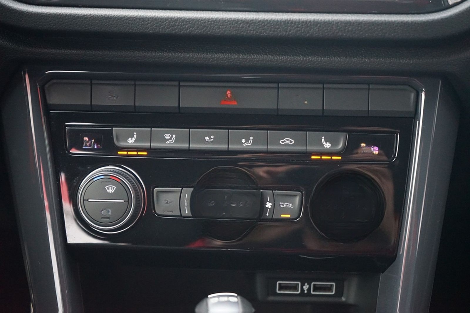 Volkswagen T-Roc 2.0 Sport R-Line 4Motion LED ACC AHK Navi foto 19