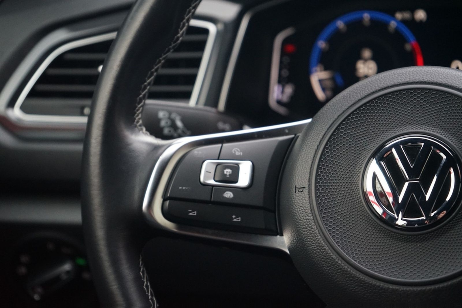 Volkswagen T-Roc 2.0 Sport R-Line 4Motion LED ACC AHK Navi foto 26