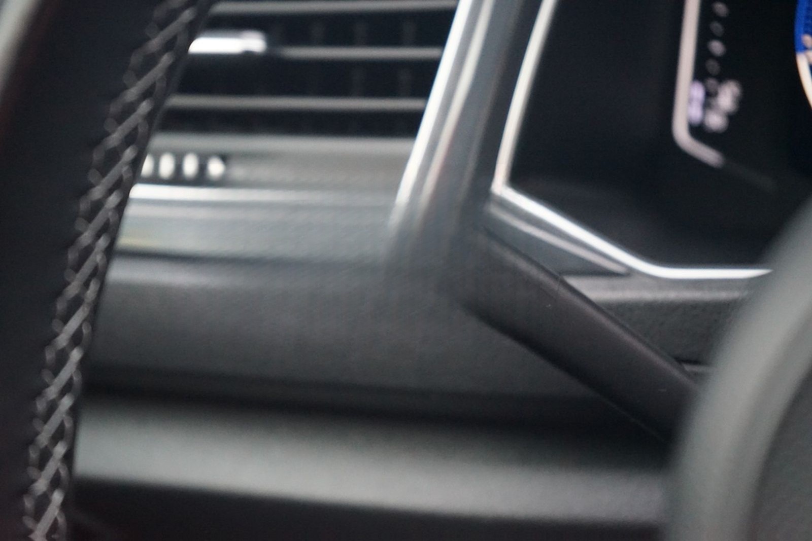 Volkswagen T-Roc 2.0 Sport R-Line 4Motion LED ACC AHK Navi foto 28