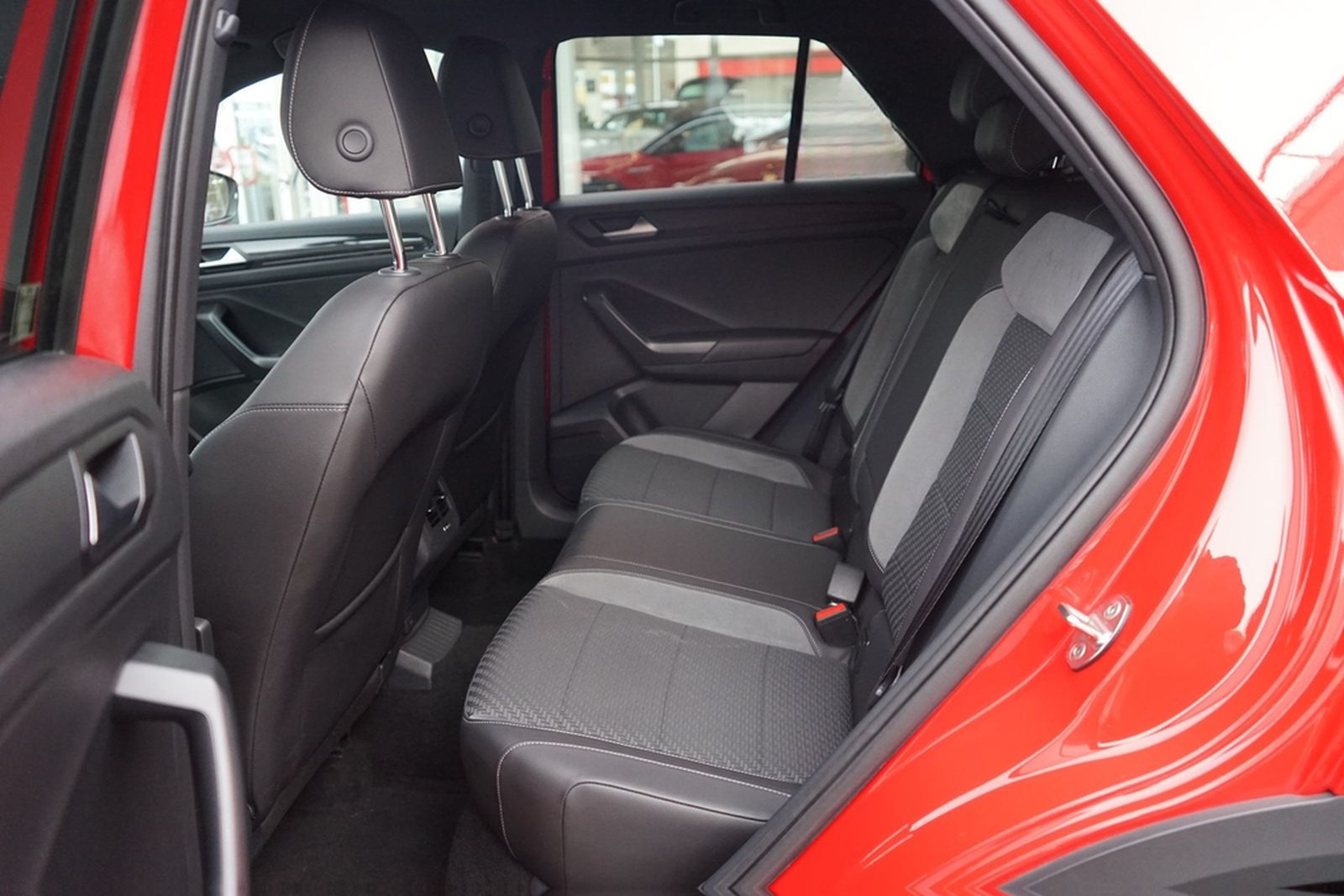 Volkswagen T-Roc 2.0 Sport R-Line 4Motion LED ACC AHK Navi foto 36