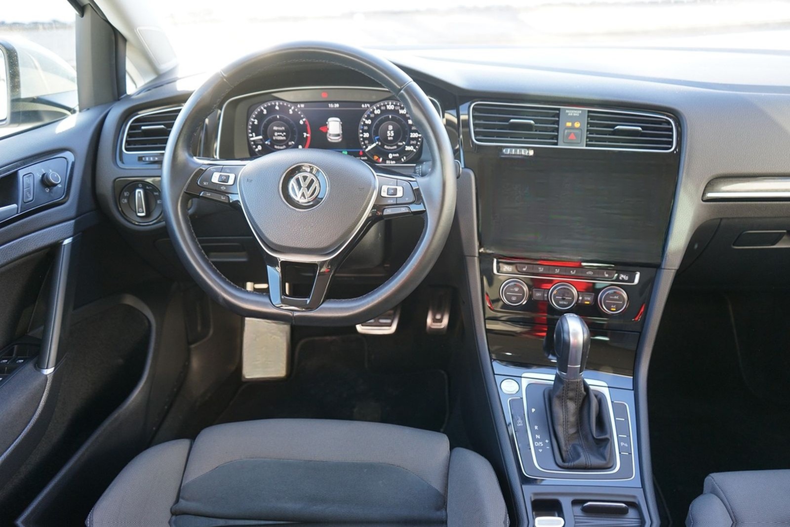 Volkswagen Golf VII 1.5 TSI Highline DSG LED Navi DAB ACC foto 11
