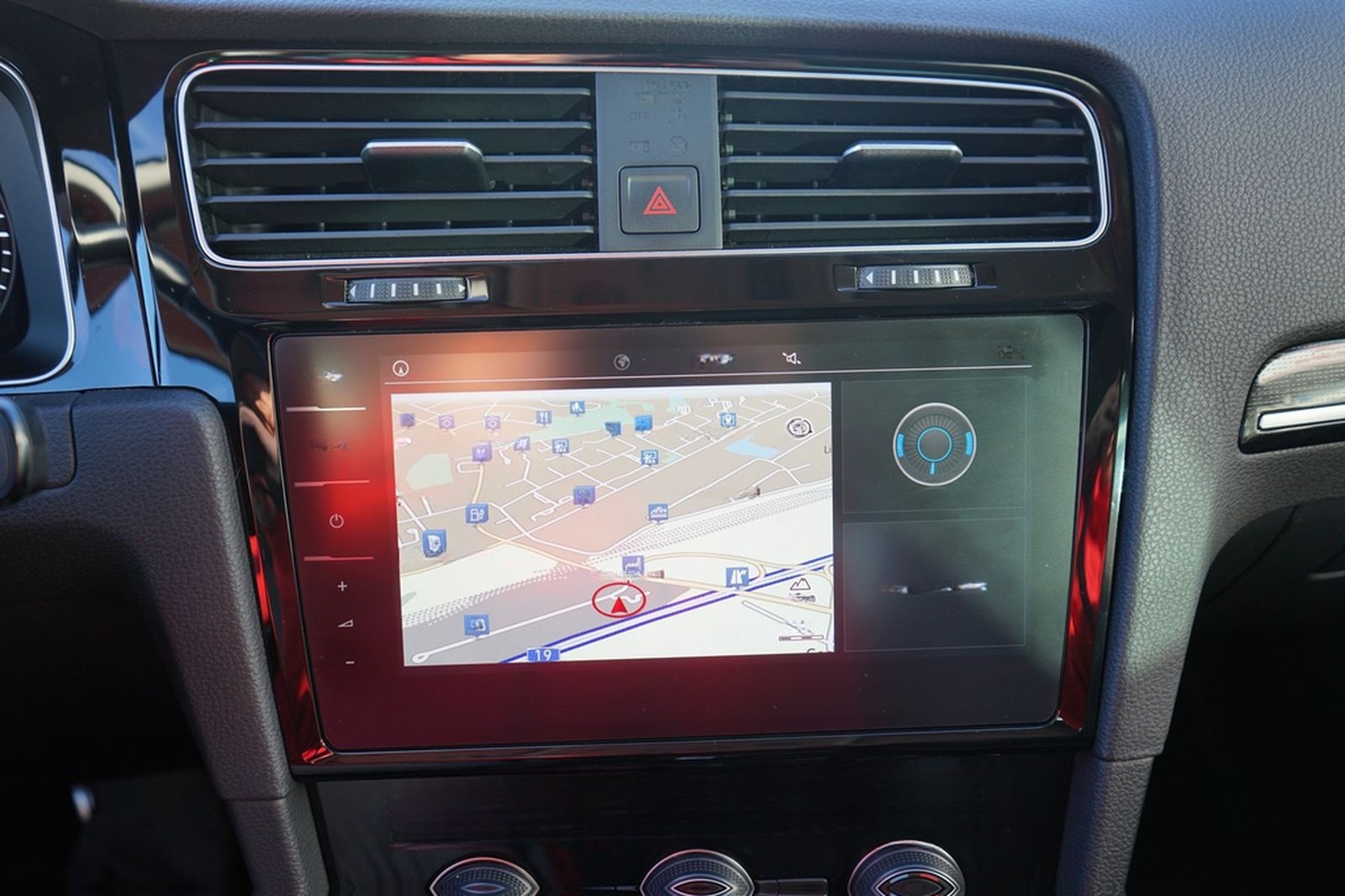 Volkswagen Golf VII 1.5 TSI Highline DSG LED Navi DAB ACC foto 12