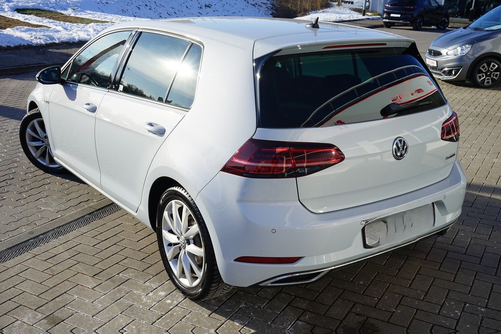 Volkswagen Golf VII 1.5 TSI Highline DSG LED Navi DAB ACC foto 4