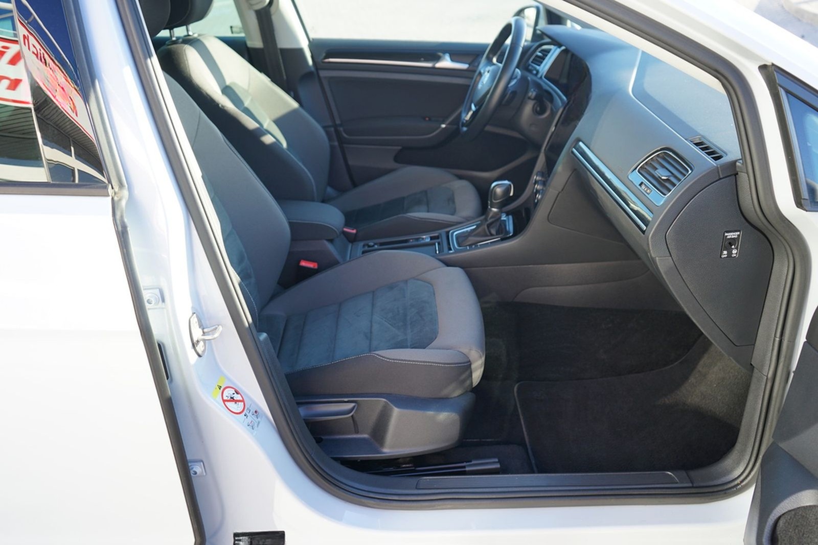 Volkswagen Golf VII 1.5 TSI Highline DSG LED Navi DAB ACC foto 33