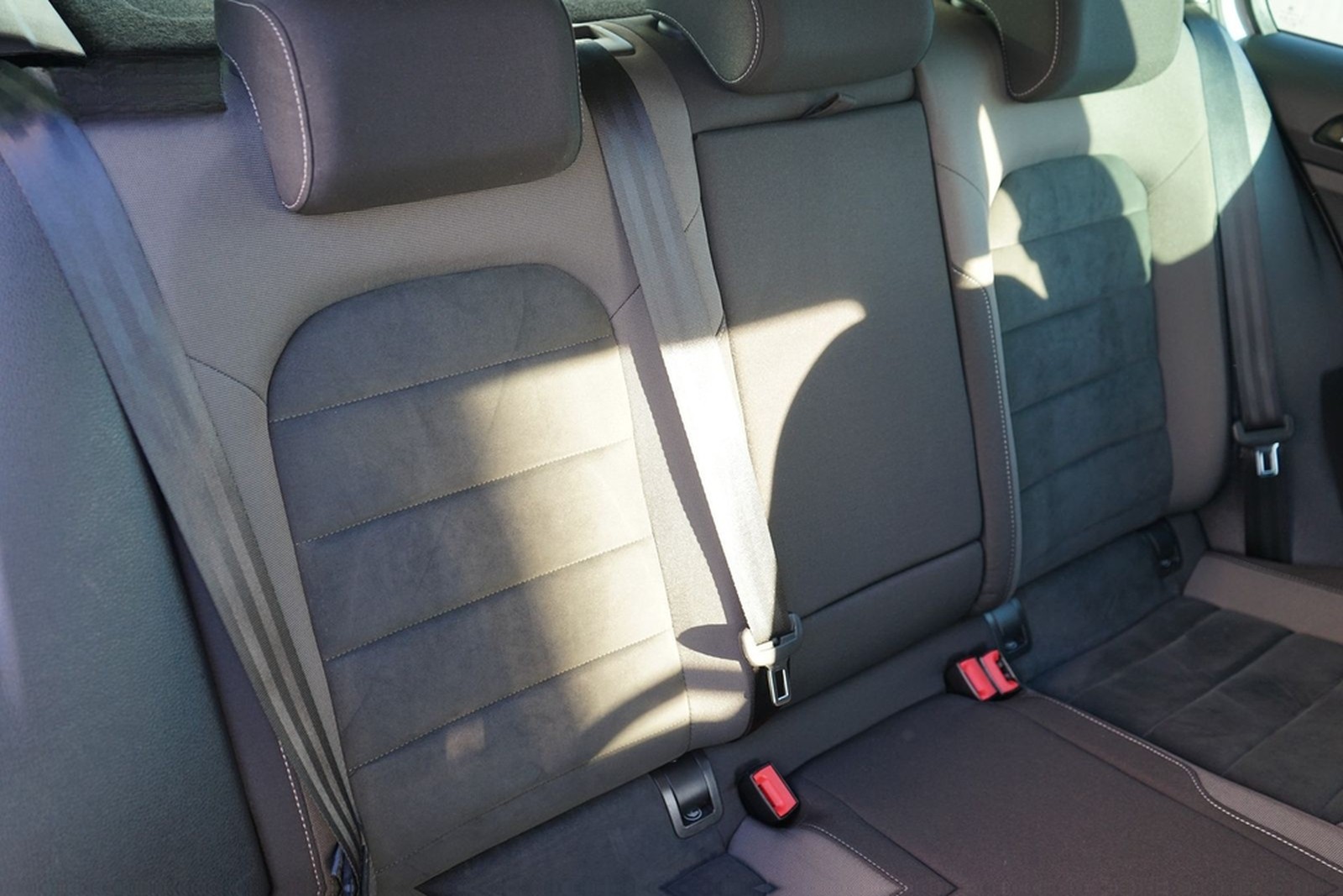 Volkswagen Golf VII 1.5 TSI Highline DSG LED Navi DAB ACC foto 36