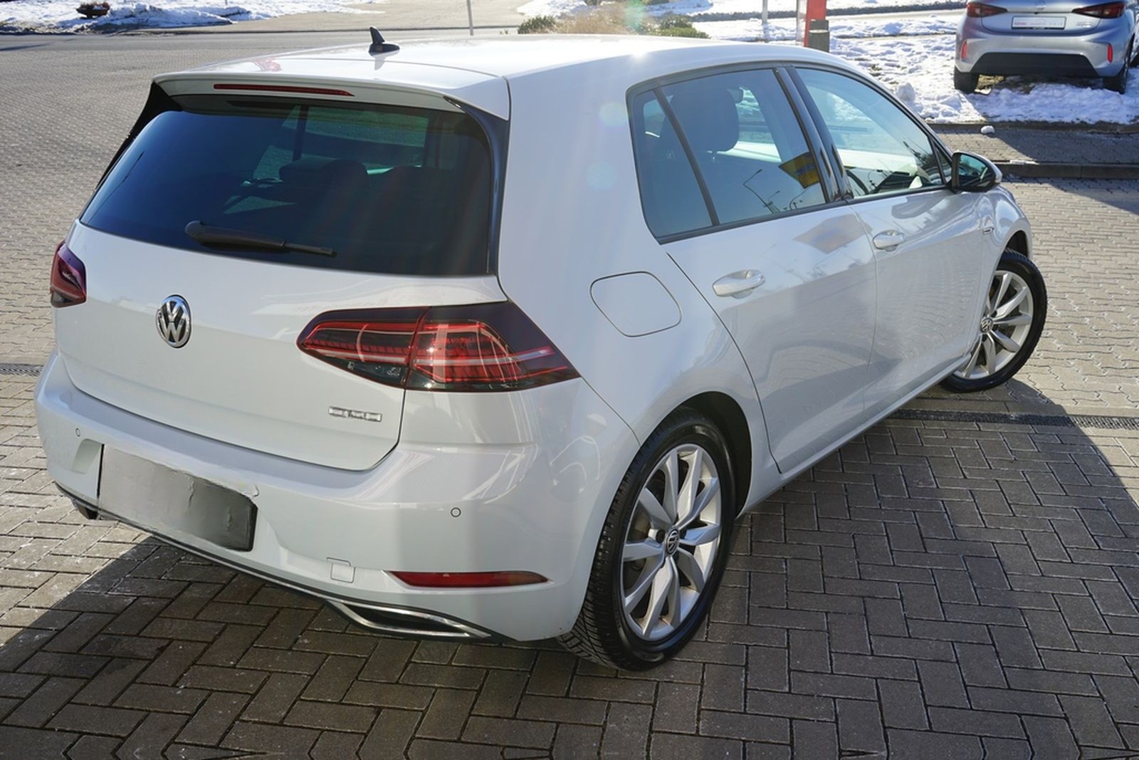 Volkswagen Golf VII 1.5 TSI Highline DSG LED Navi DAB ACC foto 6